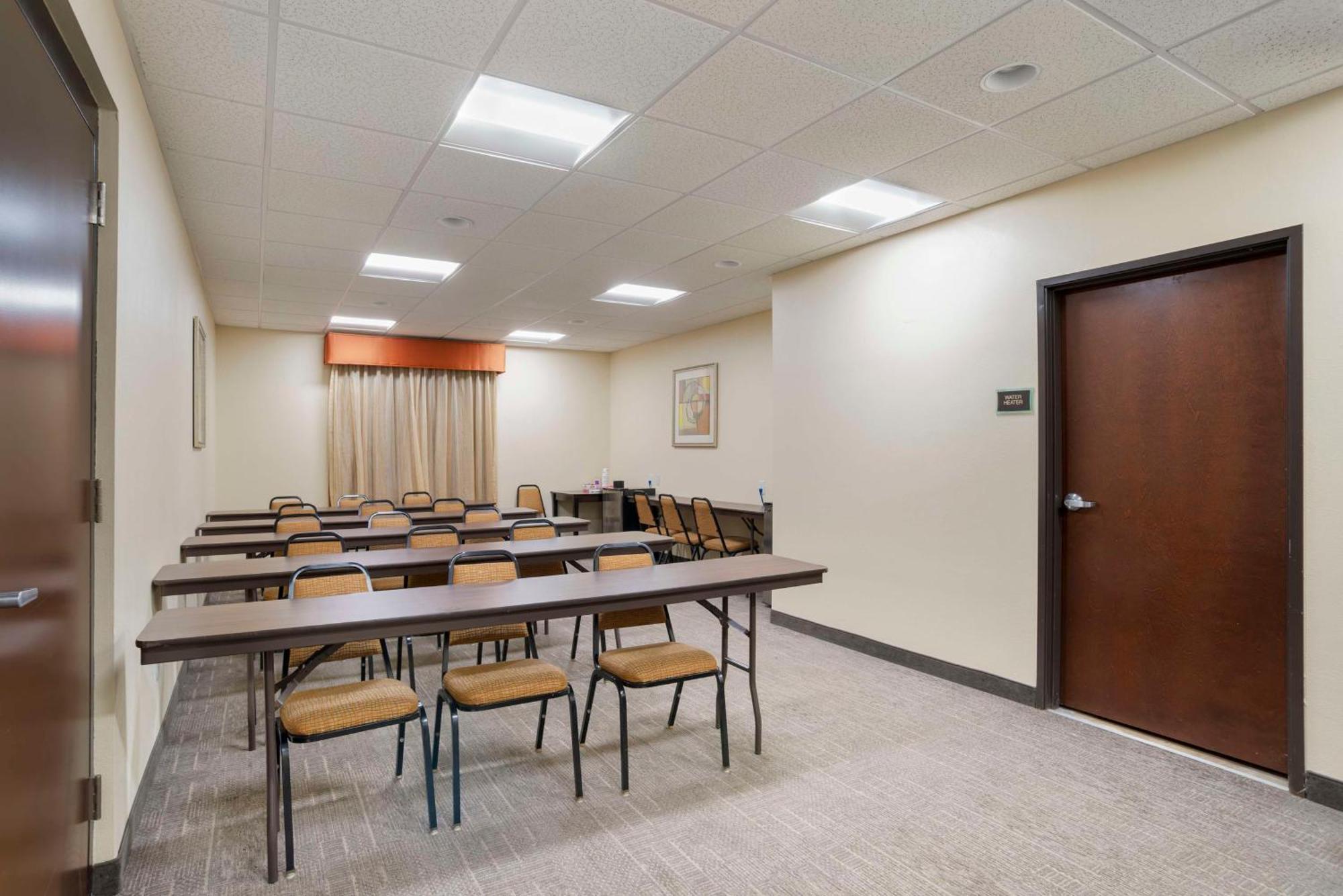 Best Western Plus Flowood Inn & Suites Exterior photo
