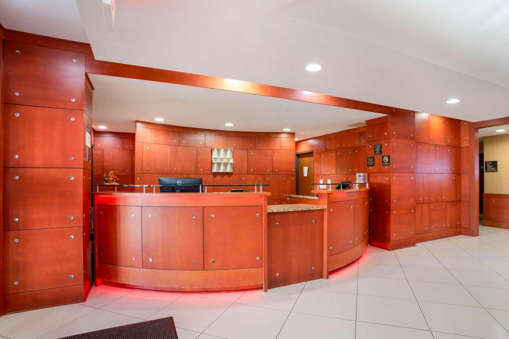 Best Western Plus Flowood Inn & Suites Exterior photo